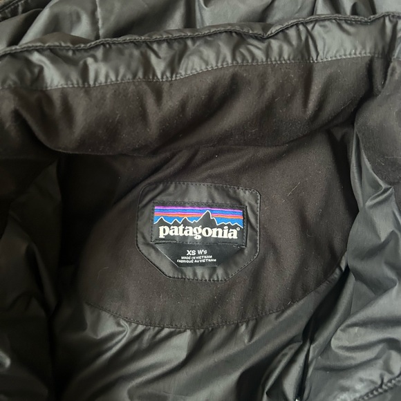 Patagonia Black Quilted Jacket - Picture 2 of 4